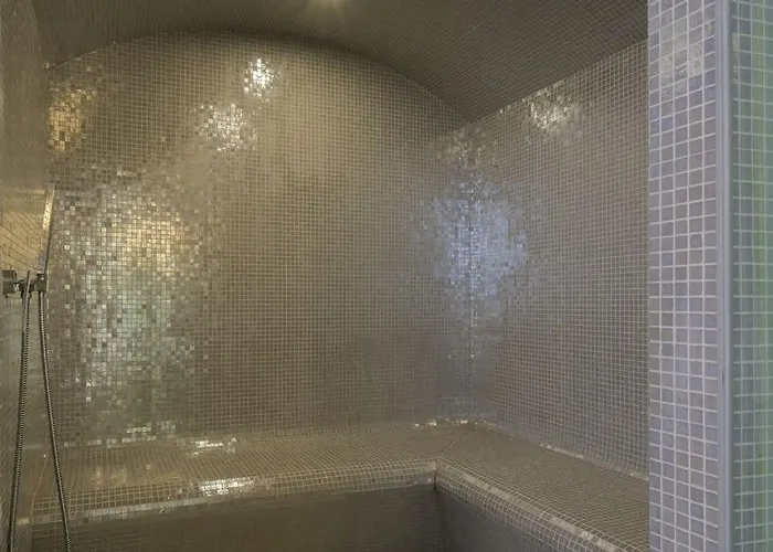 Villa 1000m2 With Indoor Pool *