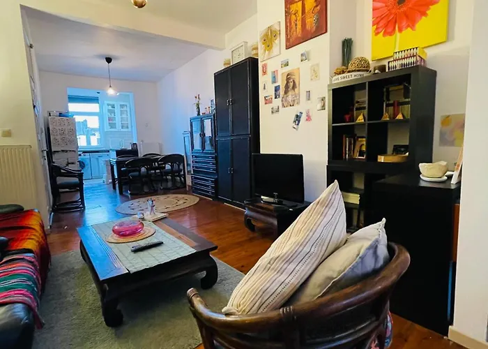 Quiet And Colorfull Flat In The Center Of Apartman