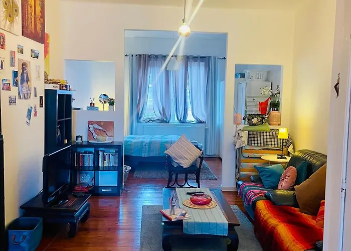 Quiet And Colorfull Flat In The Center Of