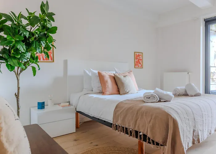 Sweett - Stassart Apartment