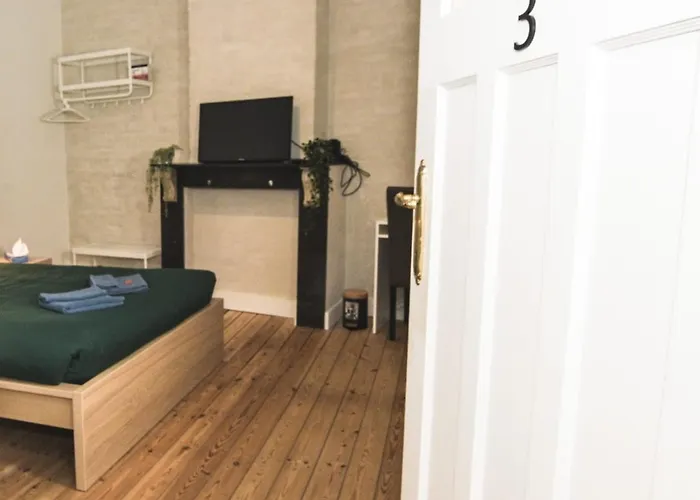 Guest house Cozy And Confortable Near Station 3*