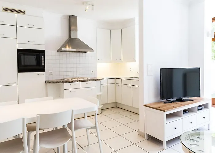 Degroux 82 - Self Check In By Homenhancement