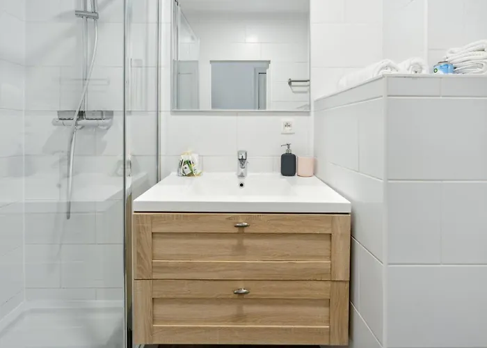 Degroux 82 - Self Check In By Homenhancement Brüksel