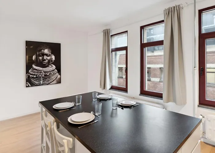 Degroux 82 - Self Check In By Homenhancement *