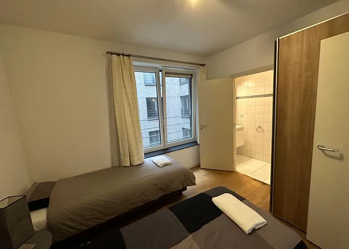 3 Bedroom In Center With Balcony View Appartement