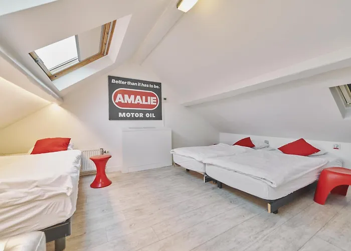 The Legacy By 2go4 Center Hostel *