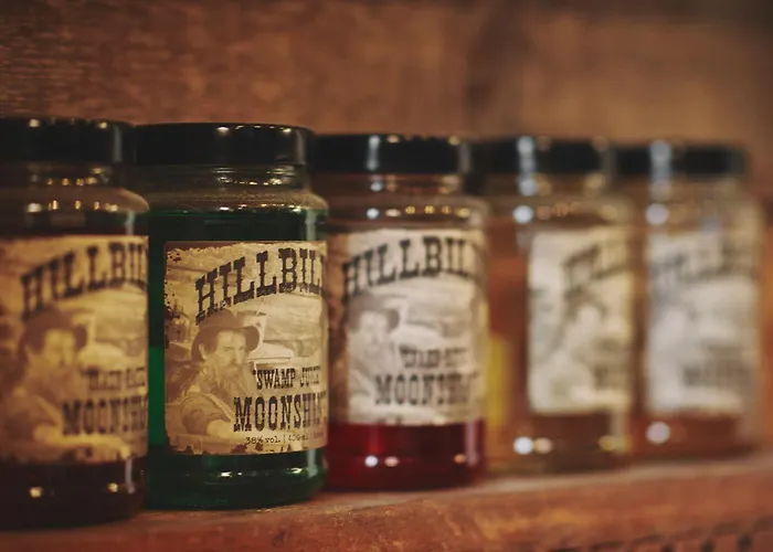 Hostel The Legacy By 2go4 Center