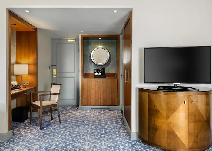 Warwick Grand-place فندق