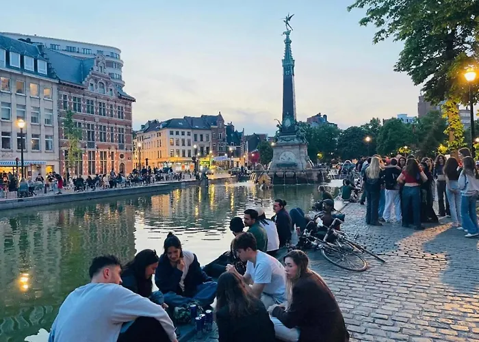 Down-town 1 Bedroom Flat Apartment *