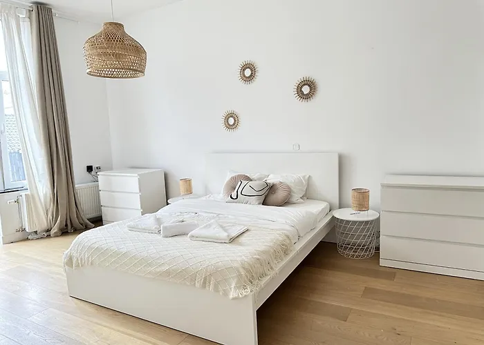 Trendy Flat In * ブリュッセル