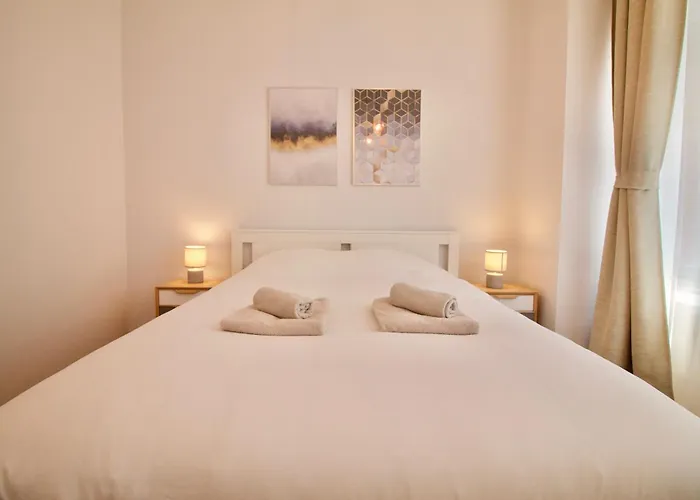 Heart Of Grand Place - Stunning 3br Triplex * Brüksel