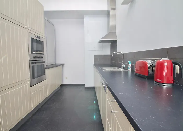 Heart Of Grand Place - Stunning 3br Triplex Apartment *