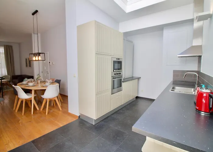 Heart Of Grand Place - Stunning 3br Triplex Brüksel