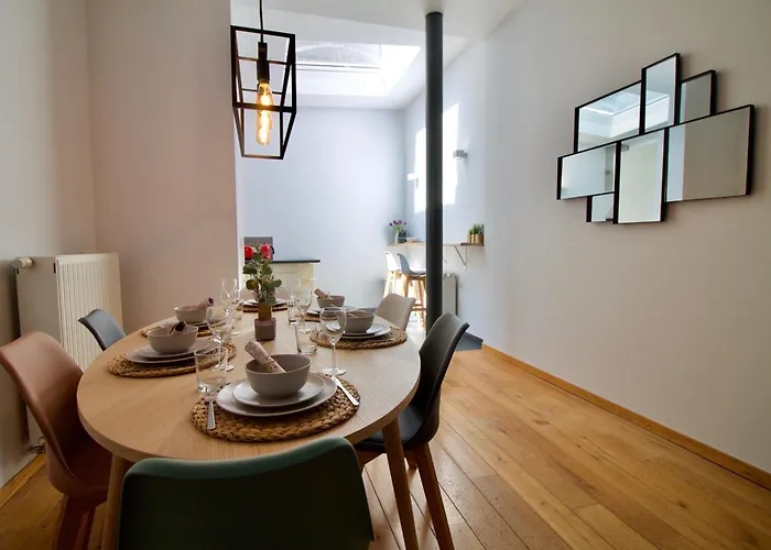 Heart Of Grand Place - Stunning 3br Triplex