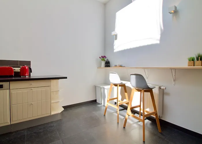 Heart Of Grand Place - Stunning 3br Triplex Apartment *