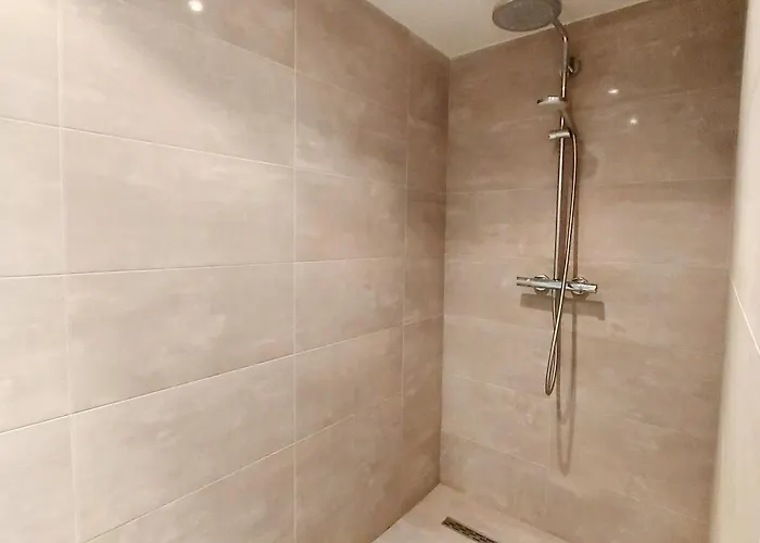 New Stylish Grand Place Center Duplex 아파트