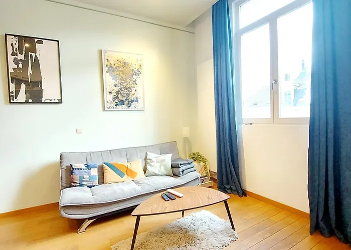 New Stylish Grand Place Center Duplex 아파트 *