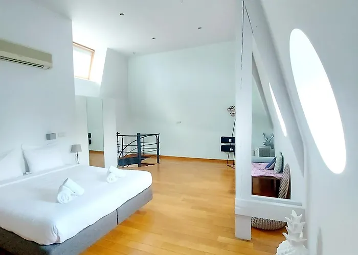 아파트 New Stylish Grand Place Center Duplex