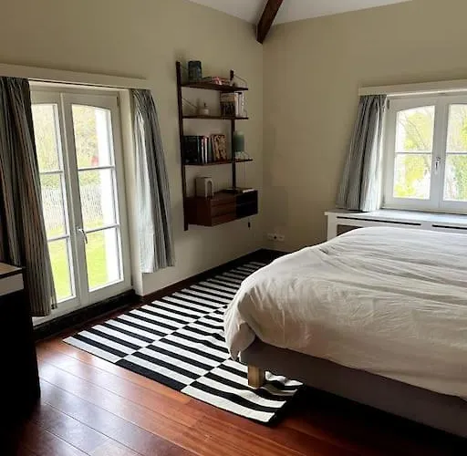 Charmante Maison Dans Un Coin De Verdure A Boitsfort