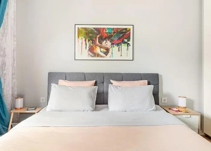 European Heart 2-bedroom Flat. Брюссель