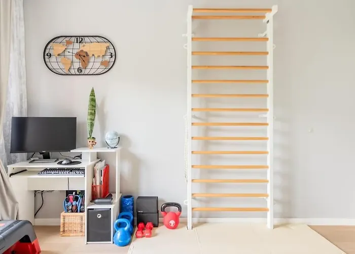 Апартаменты European Heart 2-bedroom Flat.