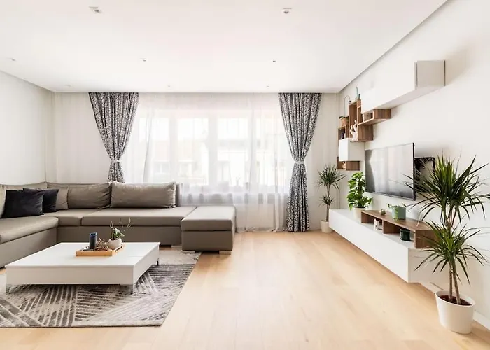 Apartment European Heart 2-bedroom Flat.