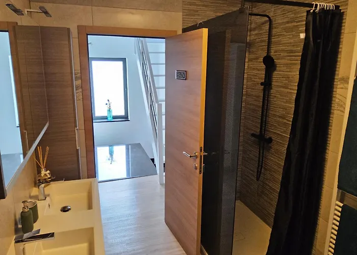 Homestay Deluxe Au 2eme Etage, Double Au 4eme Etage Not A Brussels