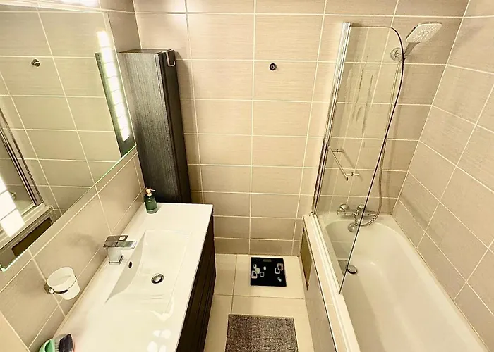 Hearth Of Gateway Apartman *