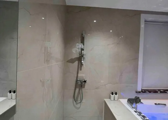 Sublime Calme Cosy & Jacuzzi Brussels