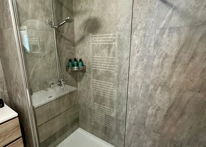 Apartment Urbanstay - Jacqmain Downtown