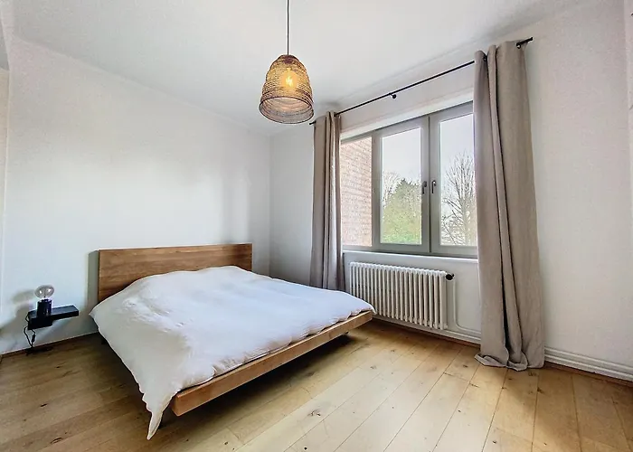 Churchill - Brugmann Square *