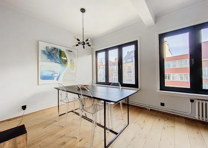 Churchill - Brugmann Square *