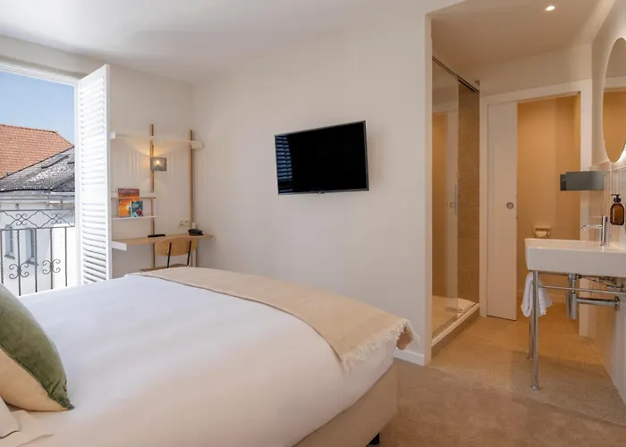 Made In Catherine Hotel