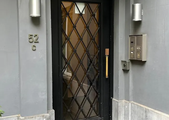 Two Bedroom Flat - Hyper Center Bruxelles