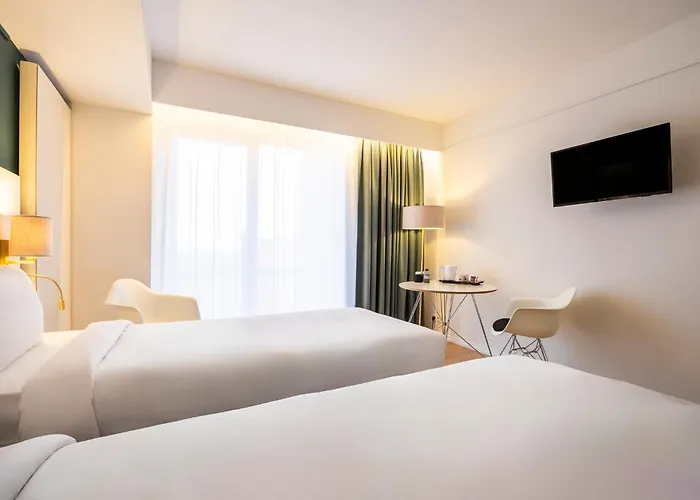 Hotel Ibis Styles Louise 3*