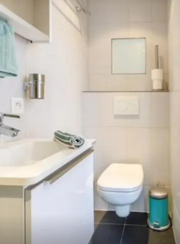 Apartment - Steps Grand Place - Local Vibrant Neighbourhood