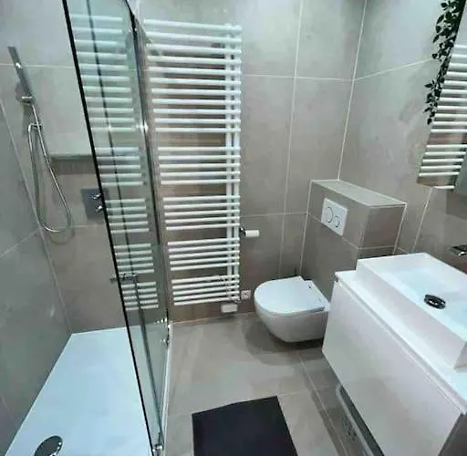 Avec Parking Gratuit Sur Place 5d Apartament Bruksela