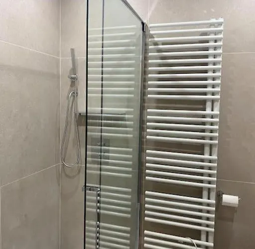 1 Avec Parking Au Coeur De 2d Brüssel