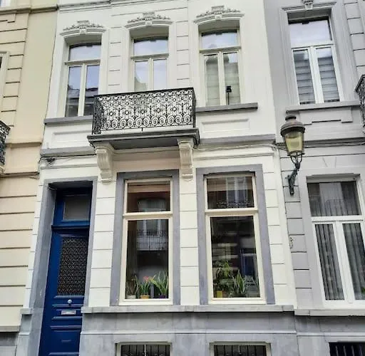 Charming House With Garden 브뤼셀