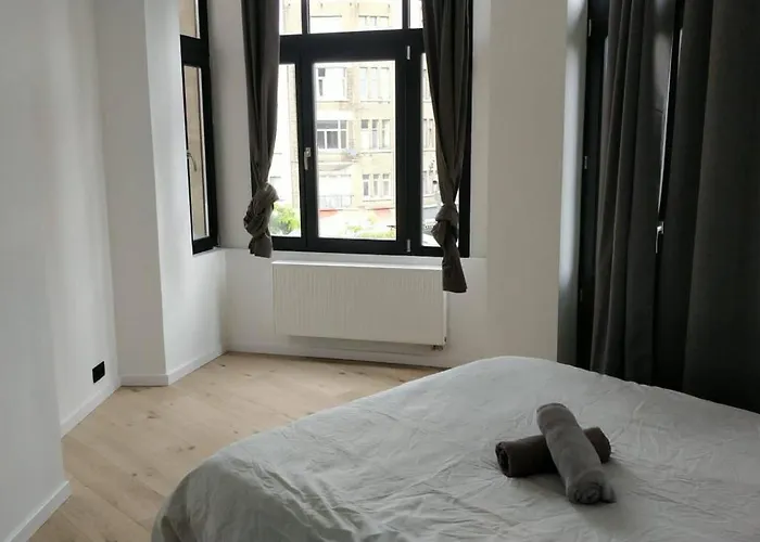 Midi Flat Apartment Brüssel