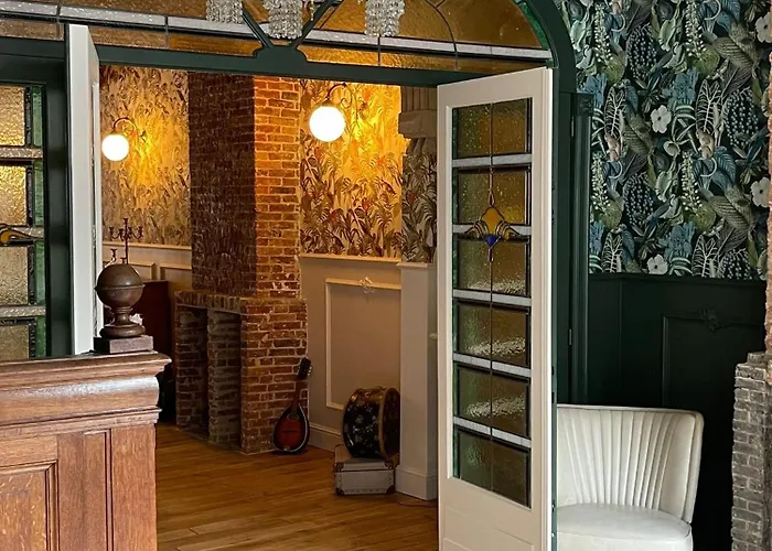 La Petite Foret Art Deco In