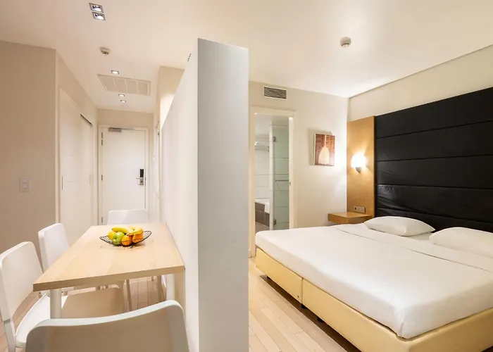 B-aparthotel Grand Place Апарт-отель 4*