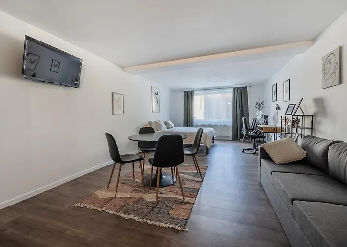 Cosy Place Expo 200 *