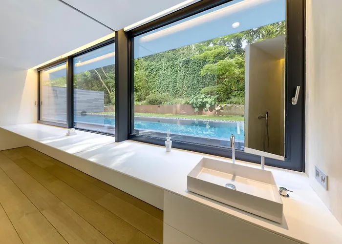 וילה Luxurious 1000m2 With Garden And Pool