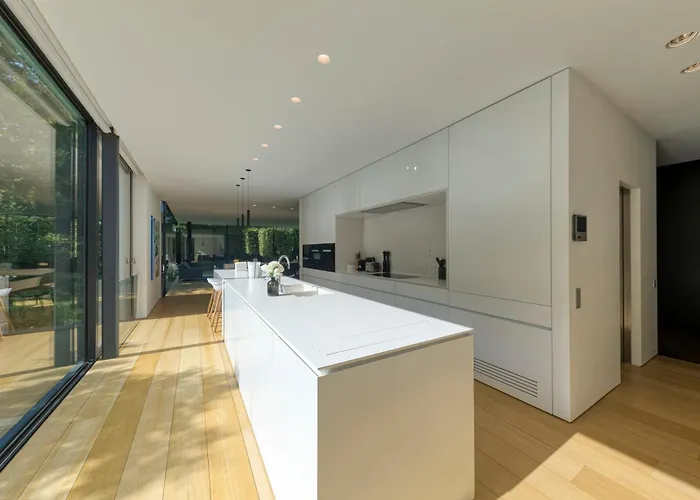 וילה Luxurious 1000m2 With Garden And Pool *