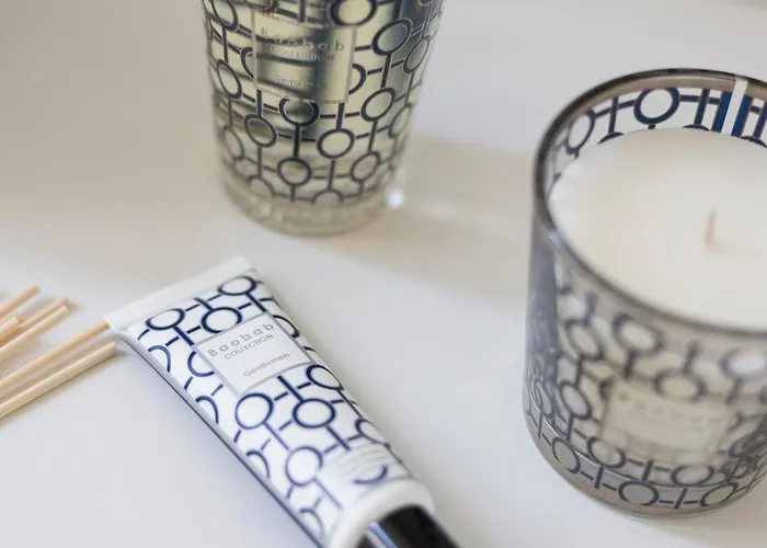 Luxurious 1000m2 With Garden And Pool וילה *