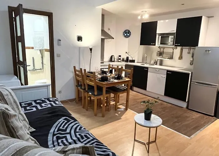 Cosy Flat - Eu District - Center - 4 Persons Daire