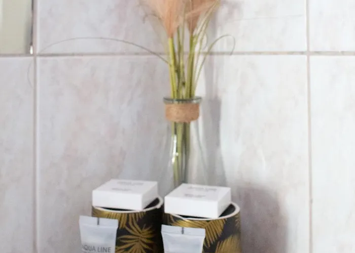 La Vieille Lanterne Hotel *