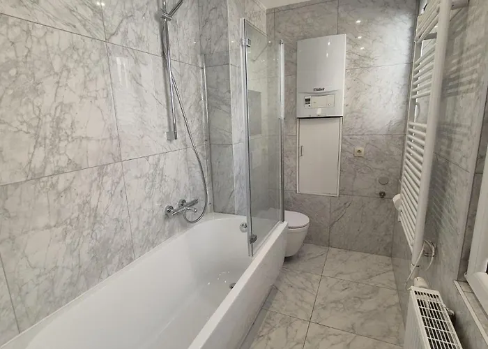 Elegant In Center Of Apartman *