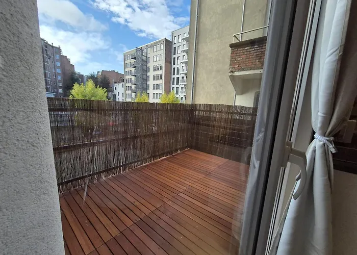 Elegant In Center Of * Brüsszel